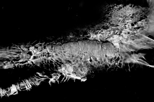 José Drummond, da série The Ghost, 2012. © José Drummond. Cortesia do artista