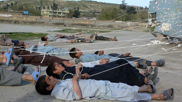 Lida Abdul, In Transit, 2008. Cortesia da artista e da Galeria Giorgio Persano.