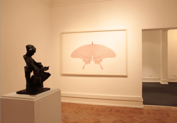 Vista da exposição AR, Parte II, de Miguel Branco, fotografia de Frederico NS.© Imagem cortesia da Galeria Belo-Galsterer, Lisboa.