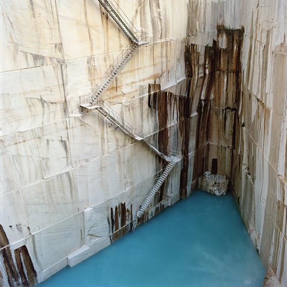 Tito Mouraz, Untitled, project Open Space Office, ink jet print, 100x100 cm © Tito Mouraz. Cortesia do artista.