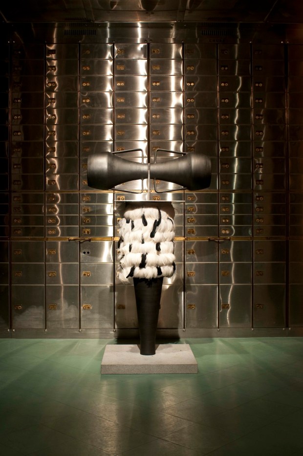 MUDE Museum, "Percursos, Barro Negro / Castanho / Ferro / Granito". Lisboa. © Luisa Ferreira